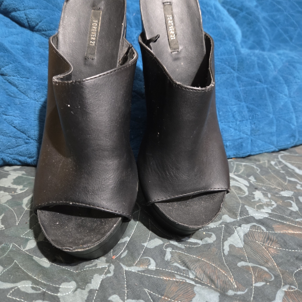 Forever 21 Black Open-Toe Mules